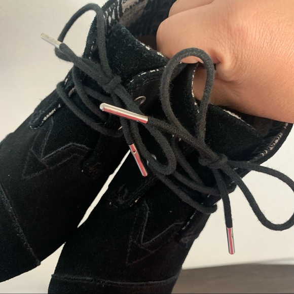 TOMS 380515 Boots Black Desert Wedge Ankle Booties size 7 - Picture 10 of 12